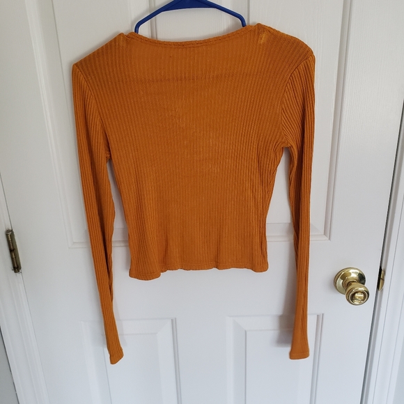 Top - Picture 2 of 3